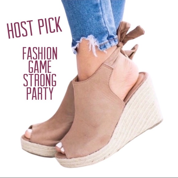 Refresh Shoes - NIB PEEP TOE TIE BACK ESPADRILLES IN TAUPE SIZE 10